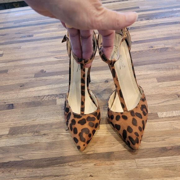 Anne Michelle Rise Up 3 3/4" heel Animal Print T Strap Stiletto Heel Pumps - Picture 3 of 14